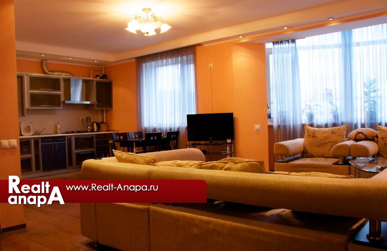 Продается 4-комнатная квартира (Алексеевка) 105 м²